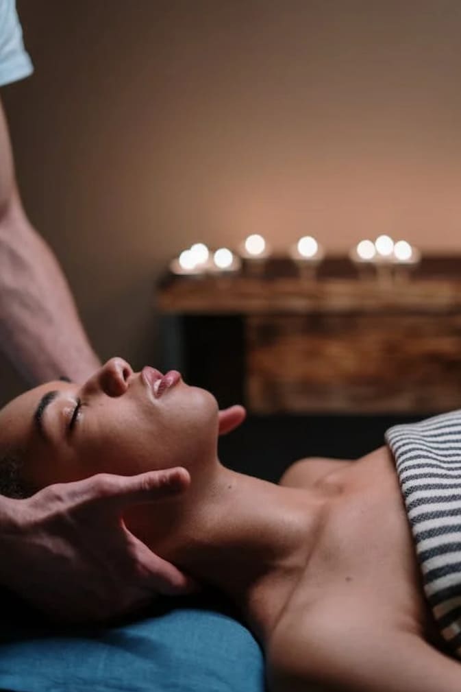 (Deep Tissue Massage)